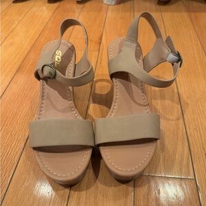 Comfortable Beige Women's Sandals